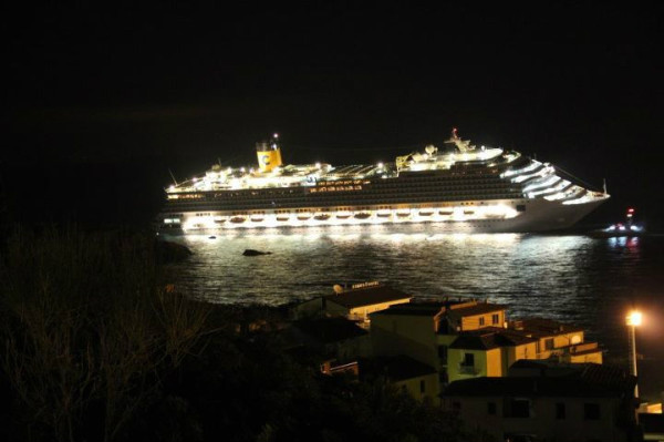 Costa Concordia Sinks 2