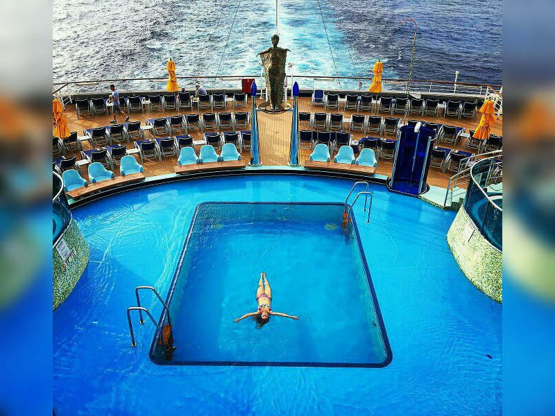 Dreamy on the dream - Carnival Dream - jennarainbows