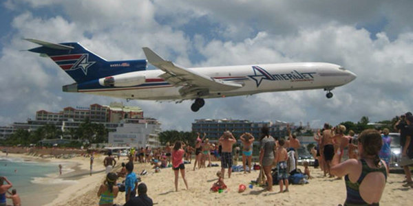 Plane-over-st-maarten-beach